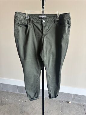 WannaBettaButt YMI Green Jeans size 20 women’s
